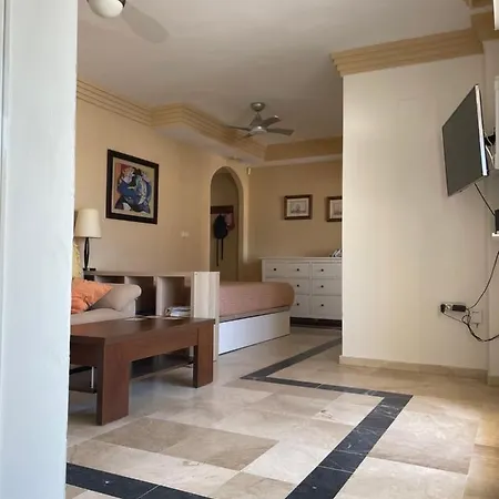 Apartment Piso Primera Linea, Banana Beach, Marbella.