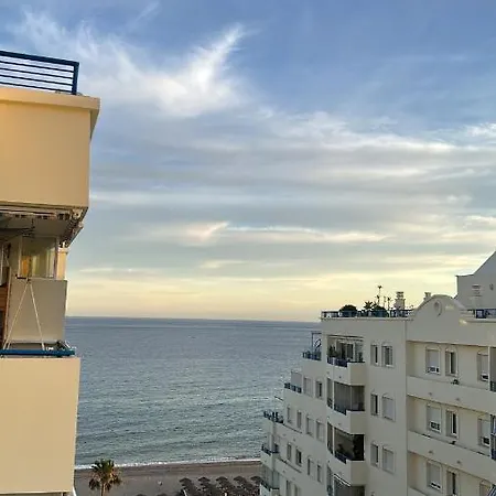 Piso Primera Linea, Banana Beach, Marbella. Apartment *