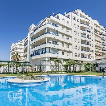 Piso Primera Linea, Banana Beach, Marbella. Apartment *